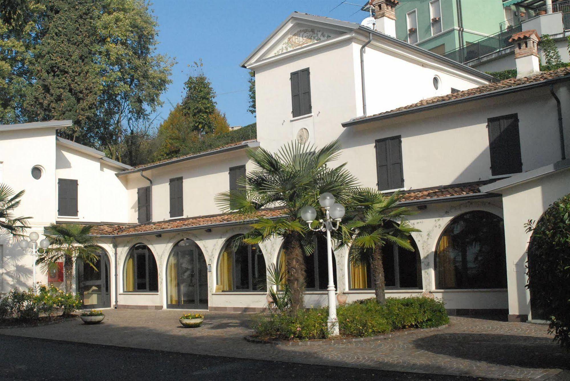Hotel Ristorante La Grotta Castiglione Delle Stiviere Extérieur photo